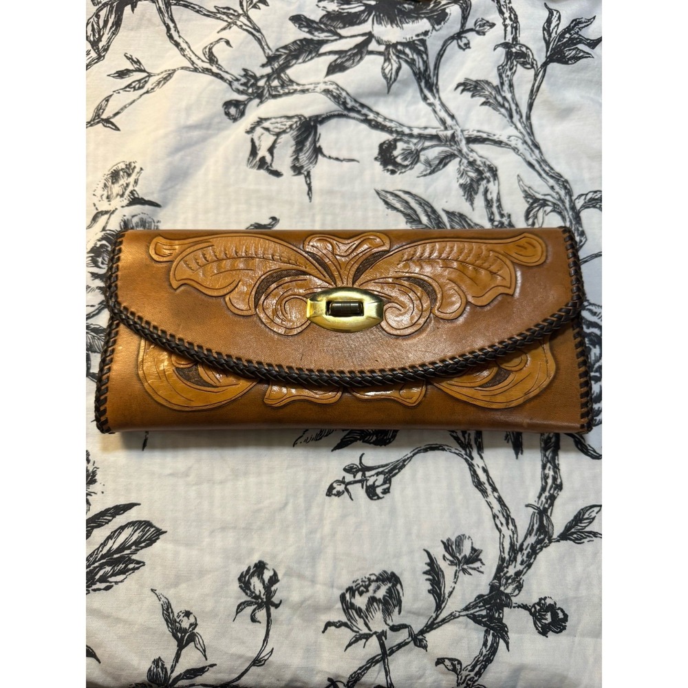 Vintage Hand Tooled Leather Brown Wallet No Initials Floral Design Turn Lock